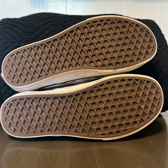 Vans - Picture 2 of 2